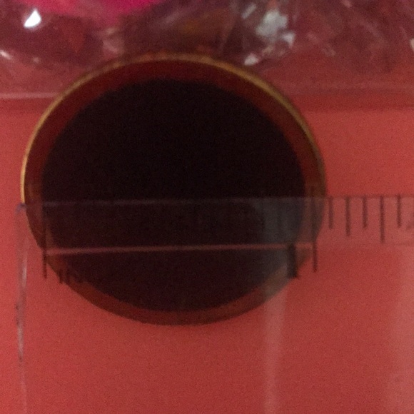 Button earrings - Picture 4 of 5